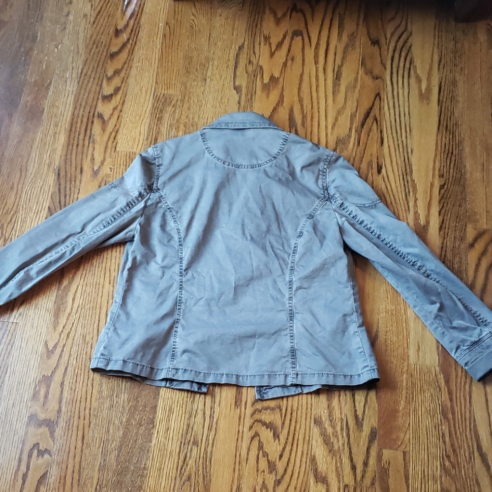 Light weight jacket - Picture 5 of 9